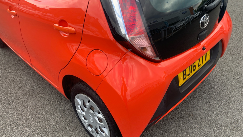 Toyota Aygo 1.0 VVT-i X-Play 5dr Petrol Hatchback